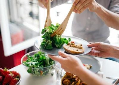 چطور از اضافه وزن در تعطیلات عید پیشگیری کنیم! چطور از اضافه وزن در تعطیلات عید پیشگیری کنیم!